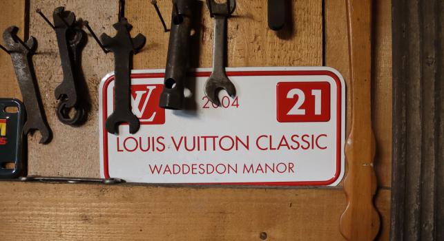 Louis Vuitton Classic Sign