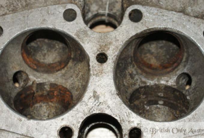 Triumph Cylinder Head TR6 650cc  9-bolt used