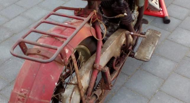 Indian 1924 Scout Racer. Excelsior Super X Engine