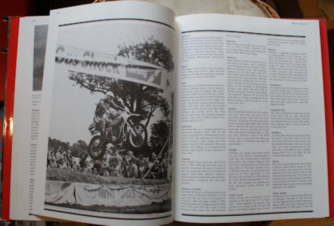 The Encyclopedia of Motorcycling by George Bishop, Buch