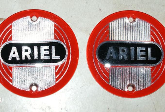 Ariel Tank Badge round red /Pair